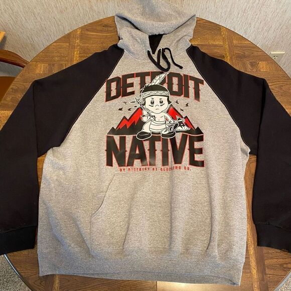 District 81 Men's Two-Tone Detroit Native Graphic Hoodie Heather Gray & Black 2X - Picture 1 of 5